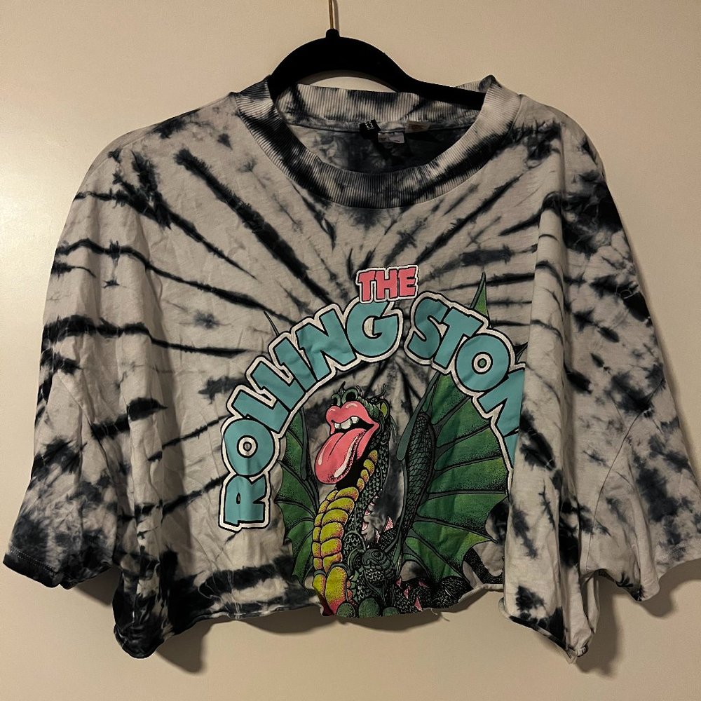 cropped graphic tee